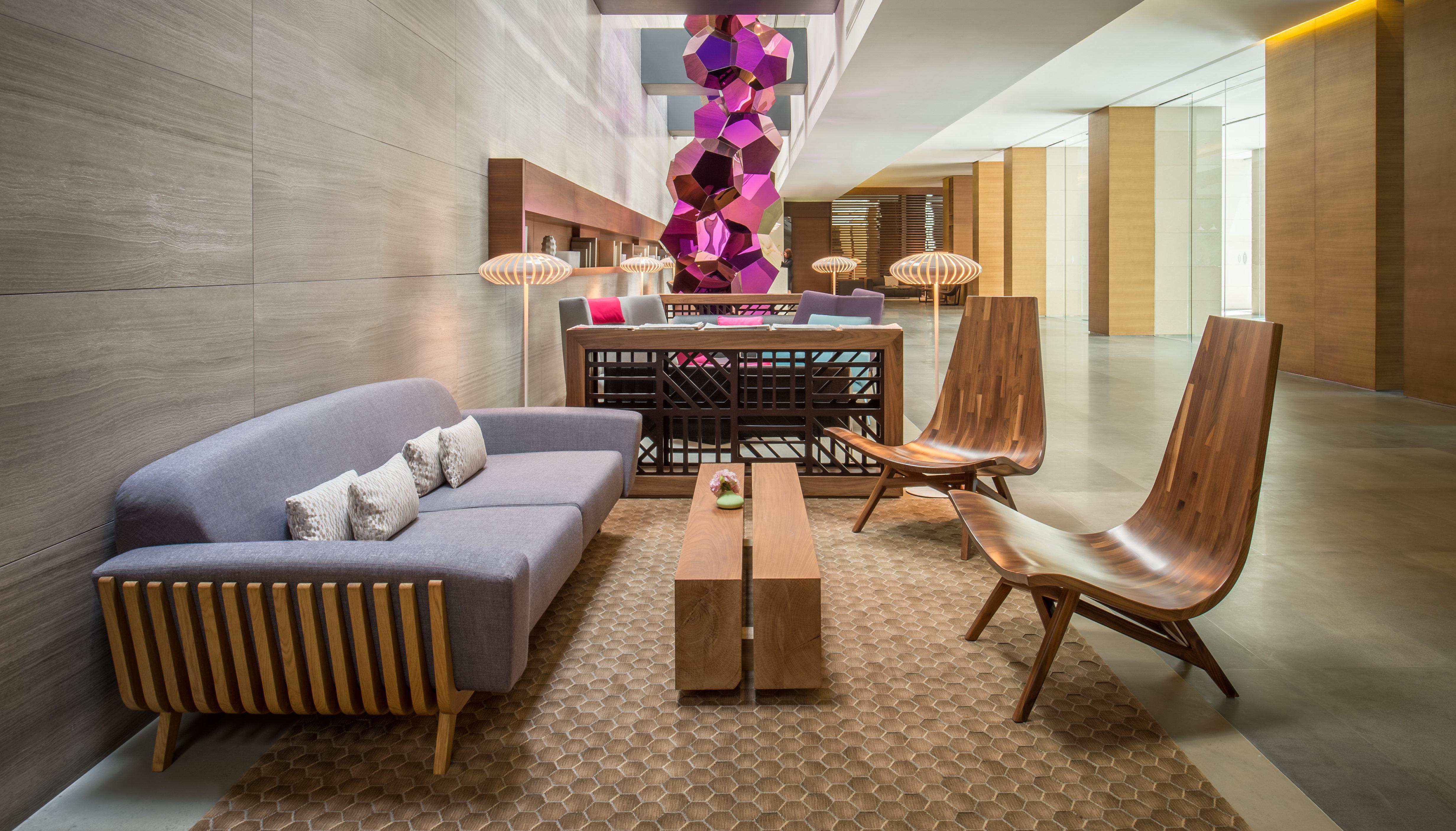فندق انتركونتيننتال دبي مارينا المظهر الخارجي الصورة The lobby of the hotel