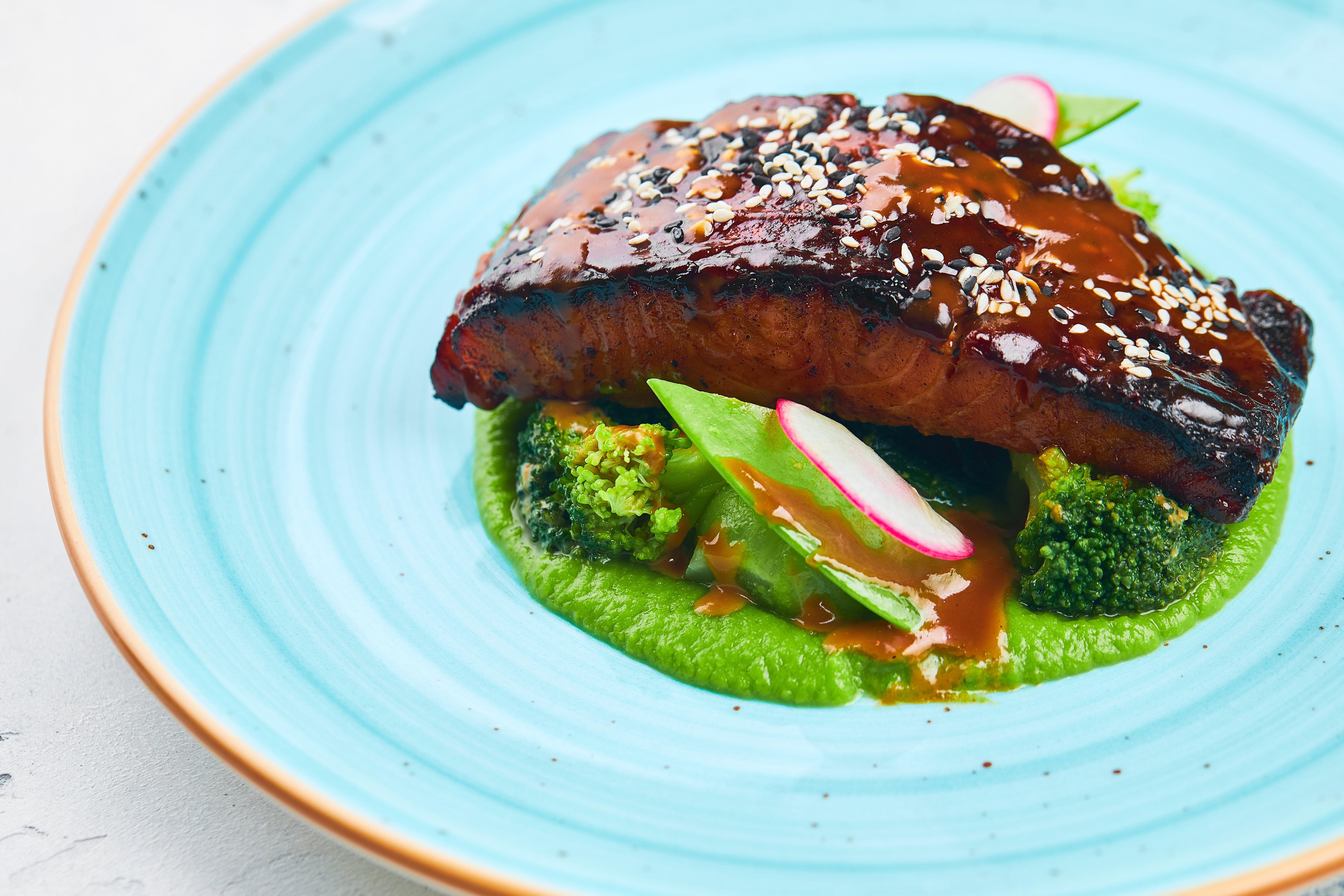 فندق انتركونتيننتال دبي مارينا المظهر الخارجي الصورة Salmon teriyaki