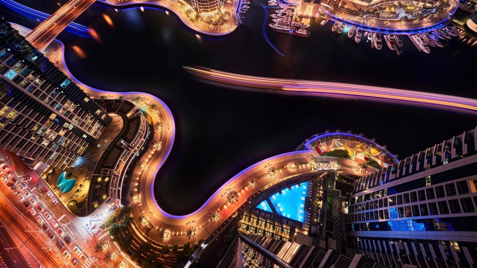 فندق انتركونتيننتال دبي مارينا المظهر الخارجي الصورة Aerial view of the Dubai Marina