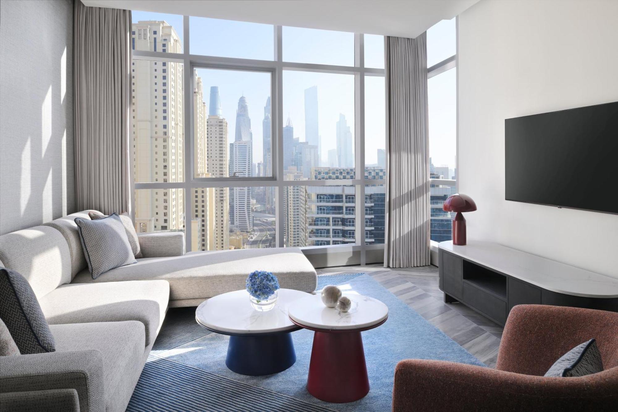 فندق انتركونتيننتال دبي مارينا المظهر الخارجي الصورة A living room at the hotel